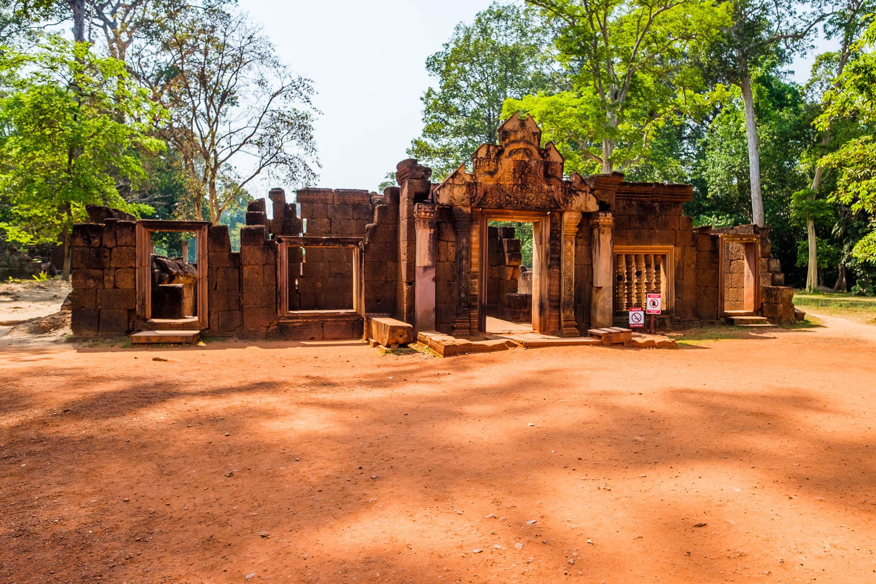 Banteay Srei front entrance