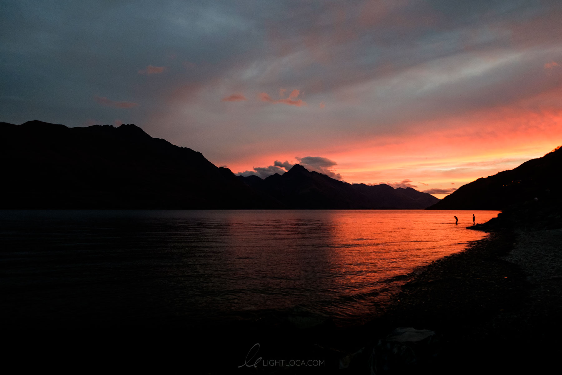 queenstown lake sunset New Zealand
